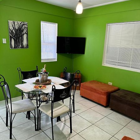 Tropical Apartments Tobago สการ์โบโร ภายนอก รูปภาพ
