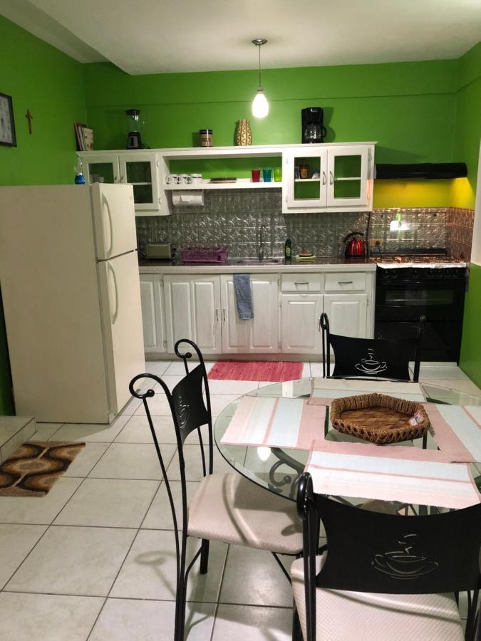 Tropical Apartments Tobago สการ์โบโร ภายนอก รูปภาพ