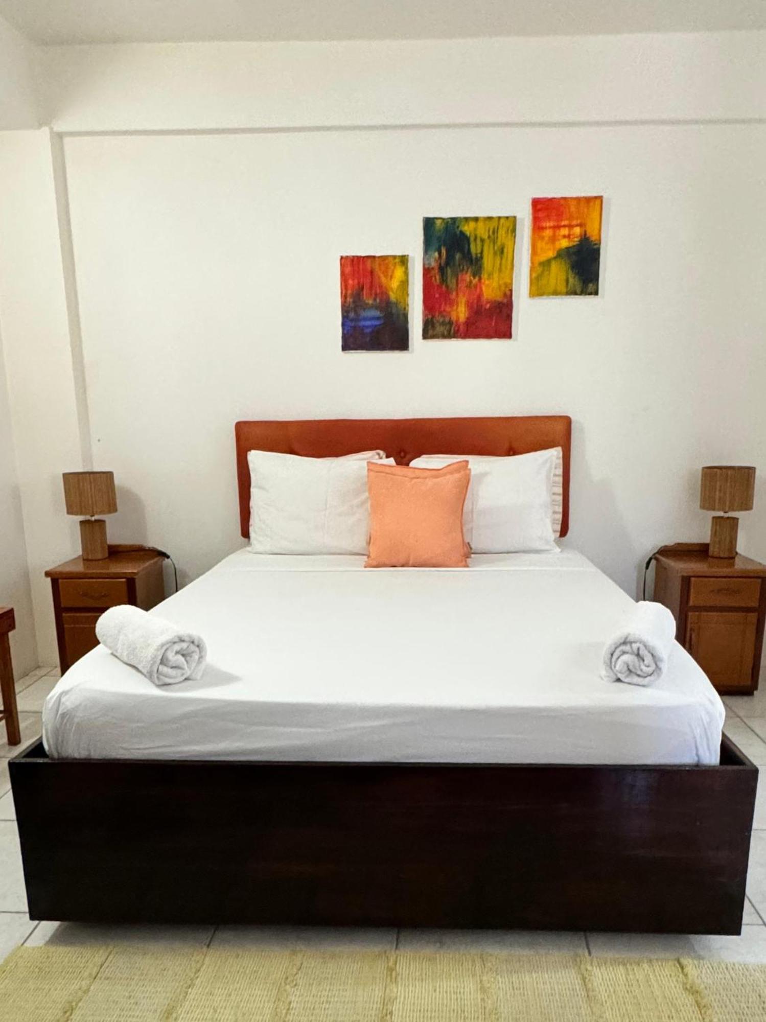 Tropical Apartments Tobago สการ์โบโร ภายนอก รูปภาพ