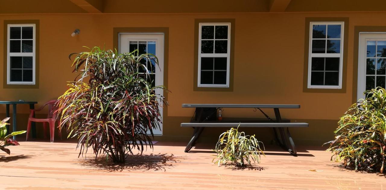 Tropical Apartments Tobago สการ์โบโร ภายนอก รูปภาพ
